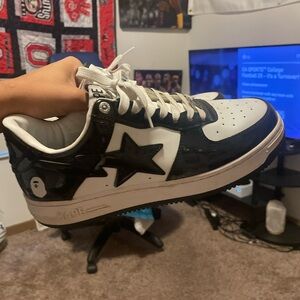 Bapestas Black/White Size 11